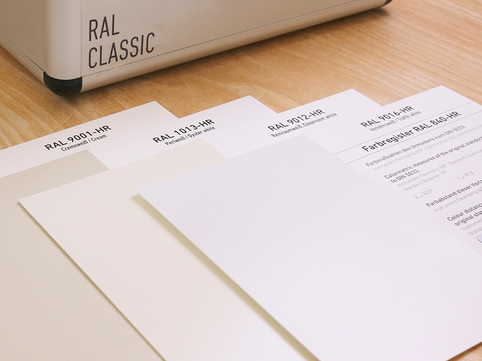 RAL 840-HR Primary Standard Set