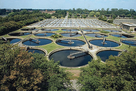 Polyurea for rexervoirs